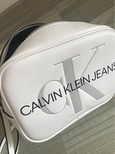  Beden ORJİNALDİR Calvin klein çanta