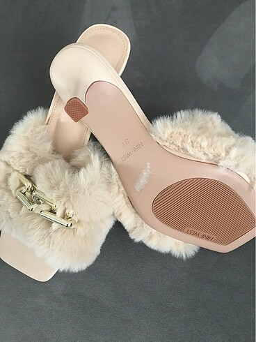 37 Beden ten rengi Renk Nine west terlik