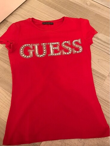 s Beden Orjinal Guess tshirt