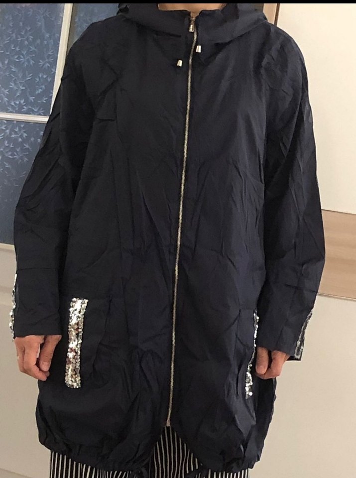 Pul Deaylı Uzun Lacivert Kadın Yağmurluk - Görsel 5