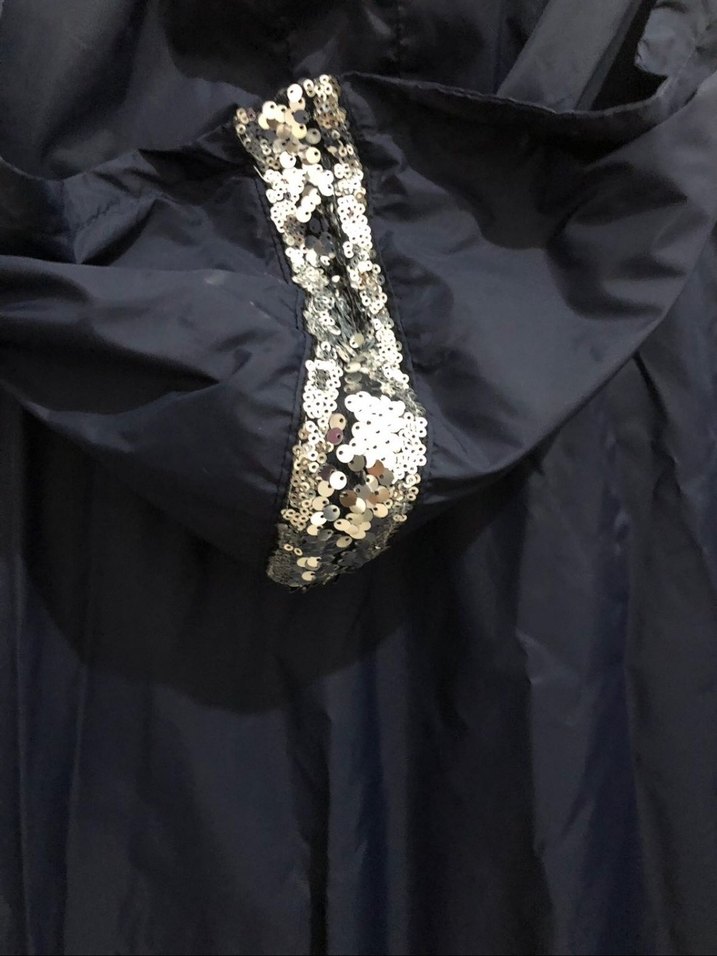 Pul Deaylı Uzun Lacivert Kadın Yağmurluk - Görsel 4