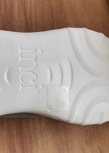 İnci Gri Zincir Detaylı Kadın Dolgu Topuk Spor Ayakkabı - Görsel 7