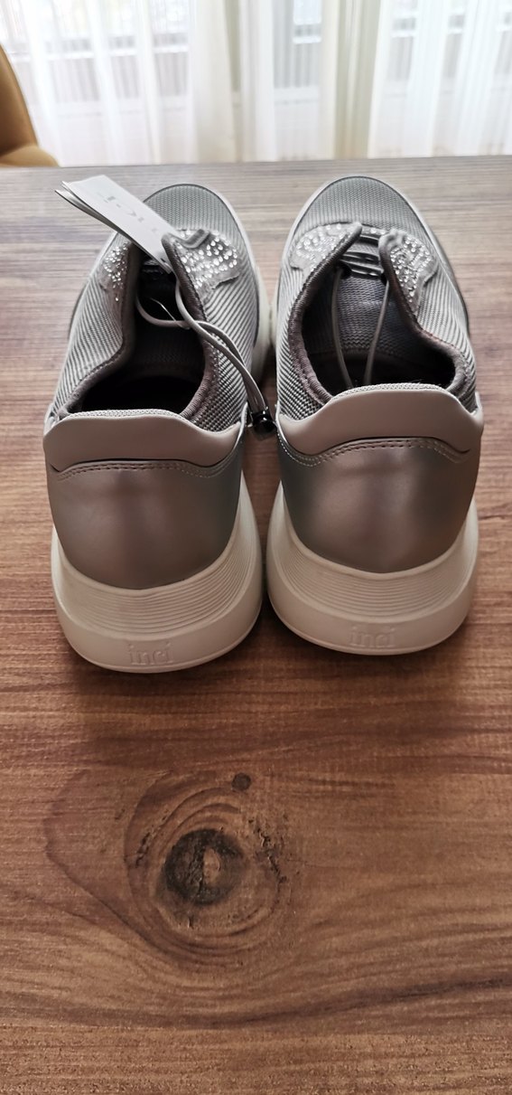 İnci Gri Zincir Detaylı Kadın Dolgu Topuk Spor Ayakkabı - Görsel 4