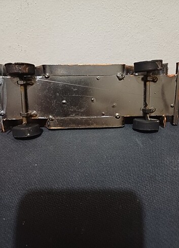 Beden Metal araba