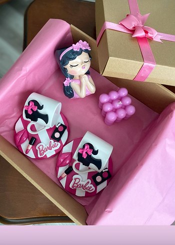 Pembe Barbie Figürlü Boncuklu Kız Aksesuar Seti