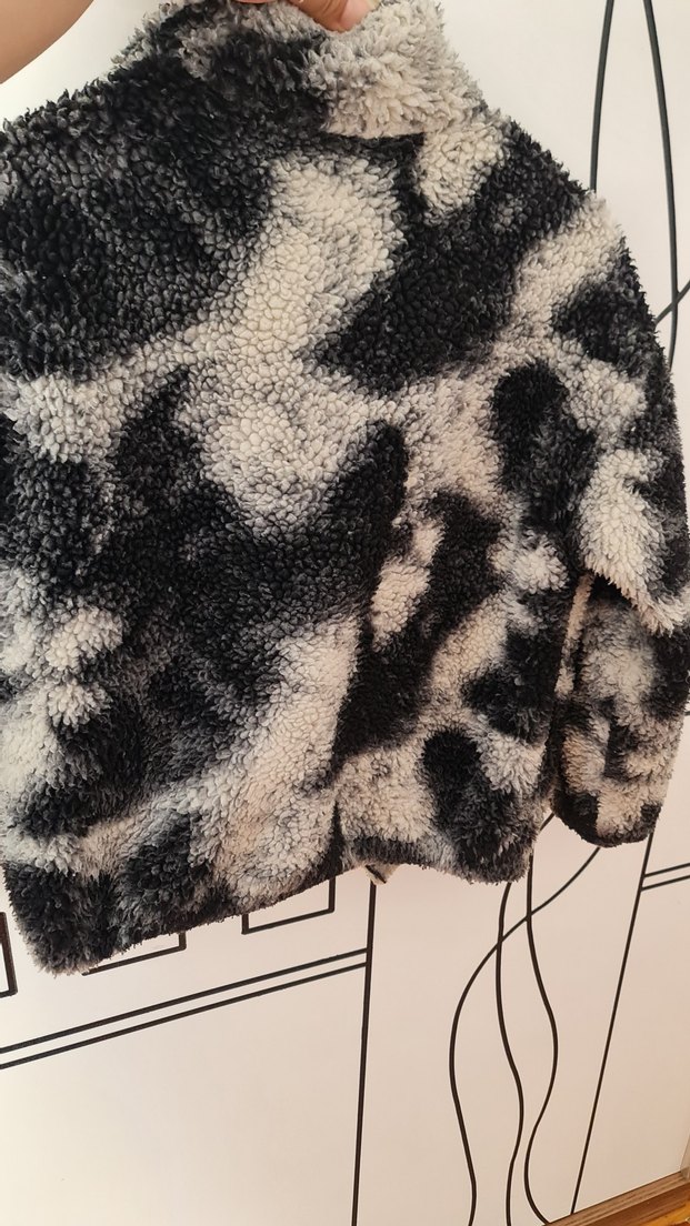 Gri Batik Desenli Kısa Peluş Mont - Görsel 2