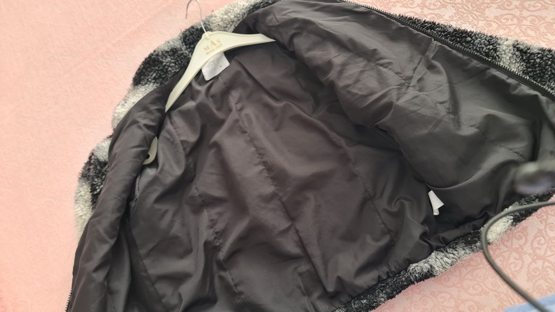 Gri Batik Desenli Kısa Peluş Mont - Görsel 3