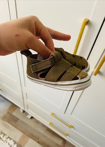 17 Beden Haki Erkek Çocuk Cırt Cırtlı sandalet