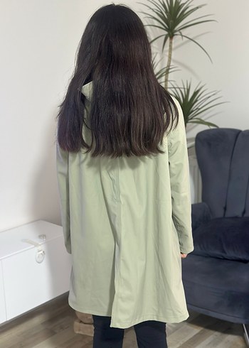 Oysho etiketli haki yağmurluk - Görsel 6