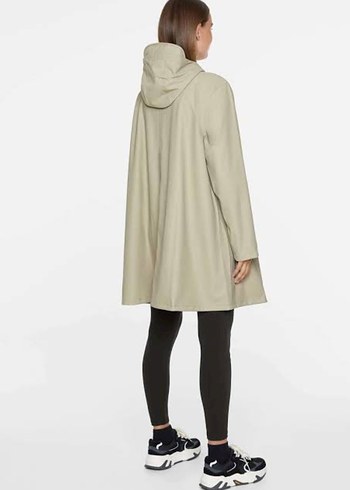 Oysho etiketli haki yağmurluk - Görsel 7