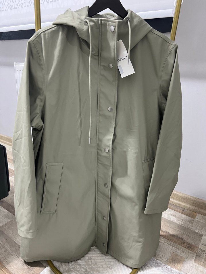 Oysho etiketli haki yağmurluk - Görsel 2