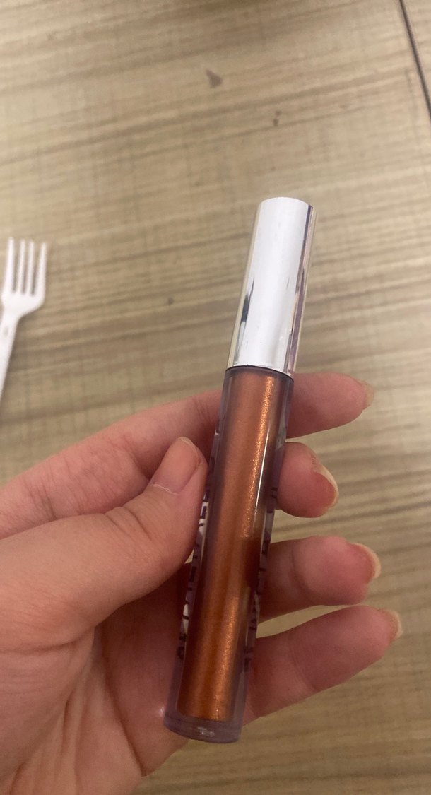 Parlak Bej Metalik Ruj - Görsel 2