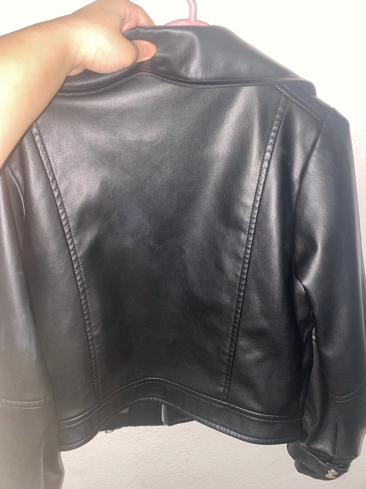 Kısa Siyah Deri Kadın Ceket - Görsel 3