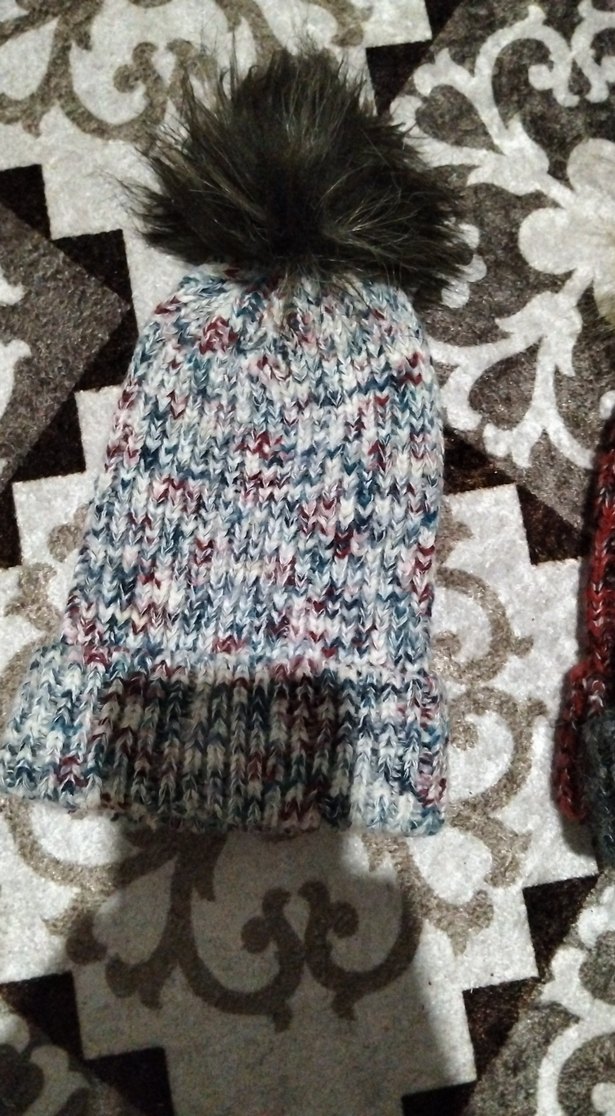 Renkli Örgü Kadın Bere Tane 100 tl'dir - Görsel 3