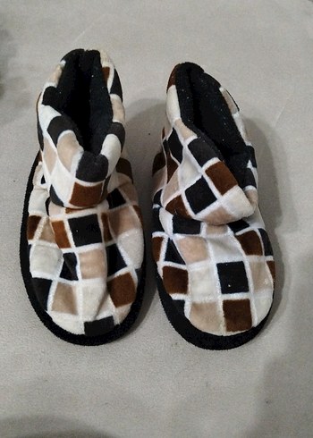 Kahverengi Kareli Tokalı Erkek Çocuk Ev Terliği - Görsel 2