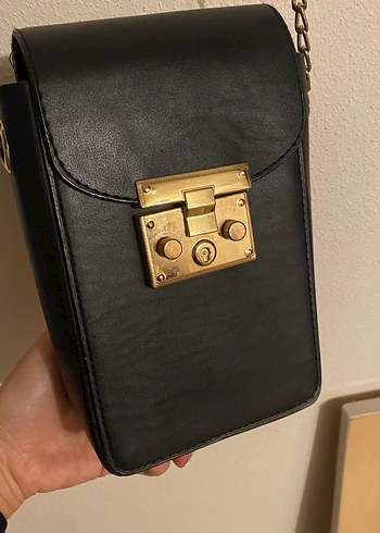 Zincir Detaylı Siyah Deri Çanta - Görsel 4