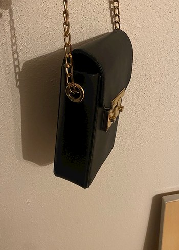 Zincir Detaylı Siyah Deri Çanta - Görsel 2