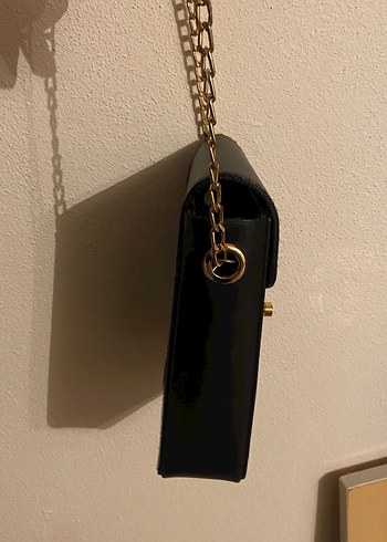 Zincir Detaylı Siyah Deri Çanta - Görsel 3