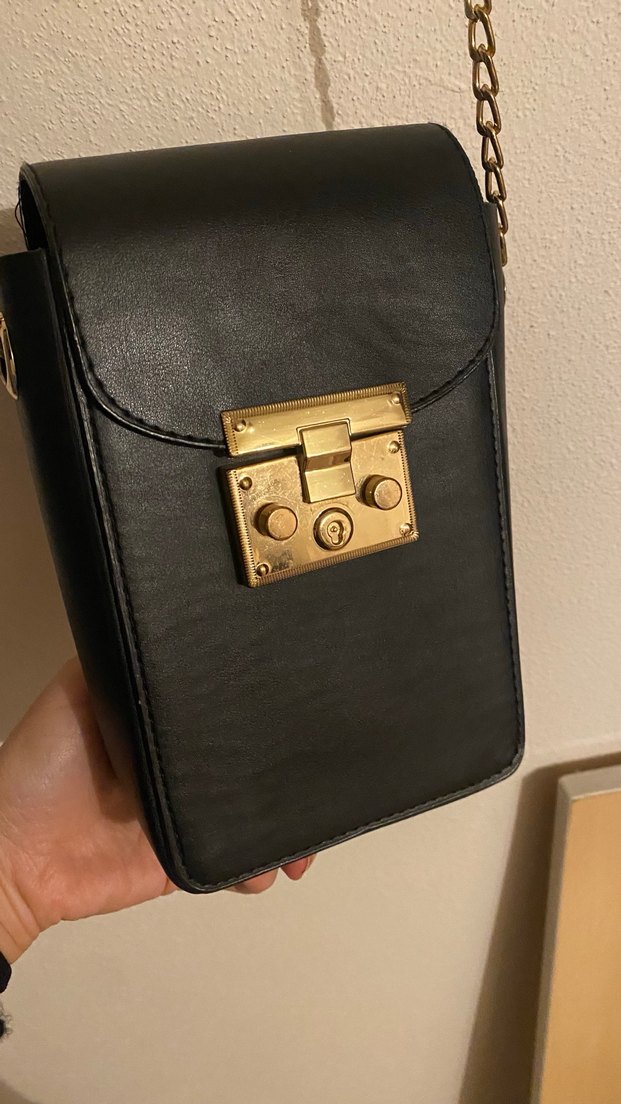 Zincir Detaylı Siyah Deri Çanta - Görsel 4