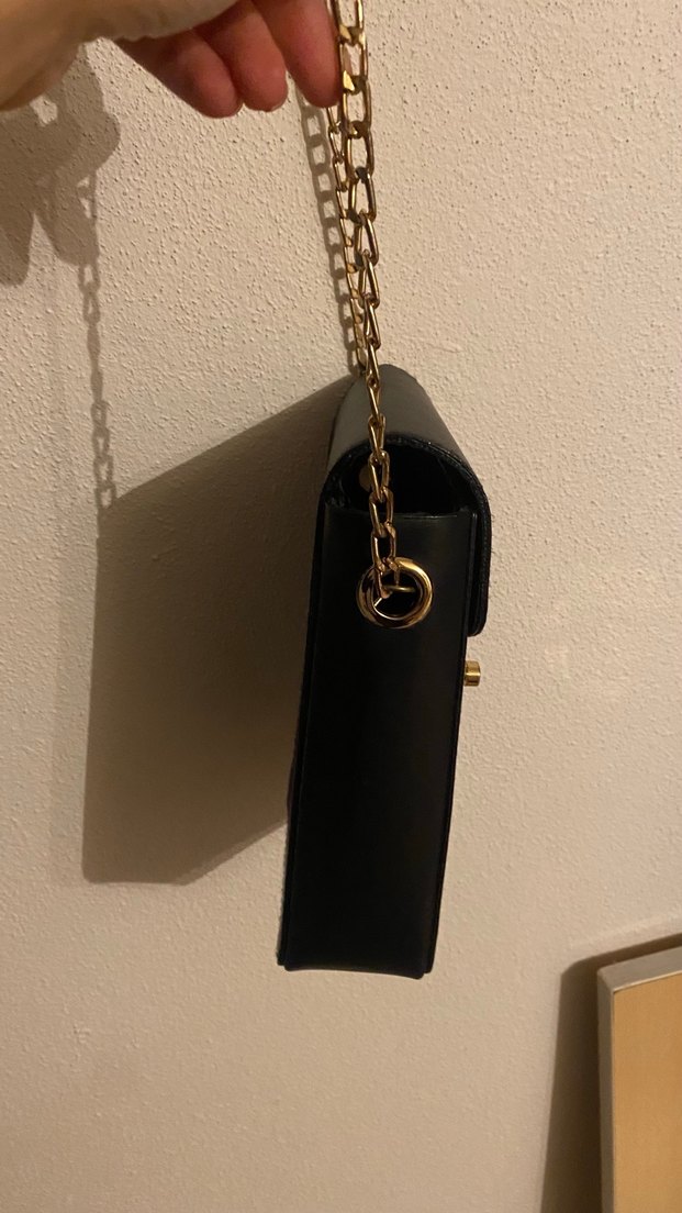 Zincir Detaylı Siyah Deri Çanta - Görsel 3