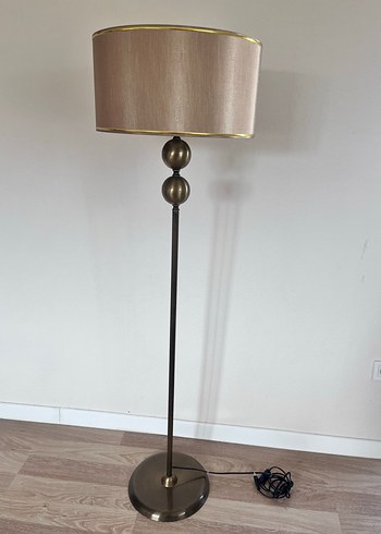 Bej Ayaklı Modern Lambader ( GOLD METAL )
