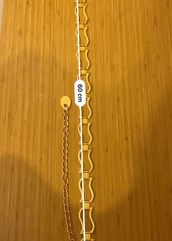 Zincir Detaylı Parlak Altın Rengi Kadın Kemer - Görsel 3