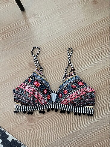 Bikini üstü