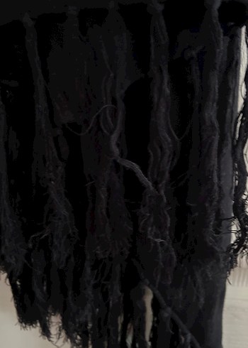 Püsküllü Siyah Kadın Yelek - Görsel 2