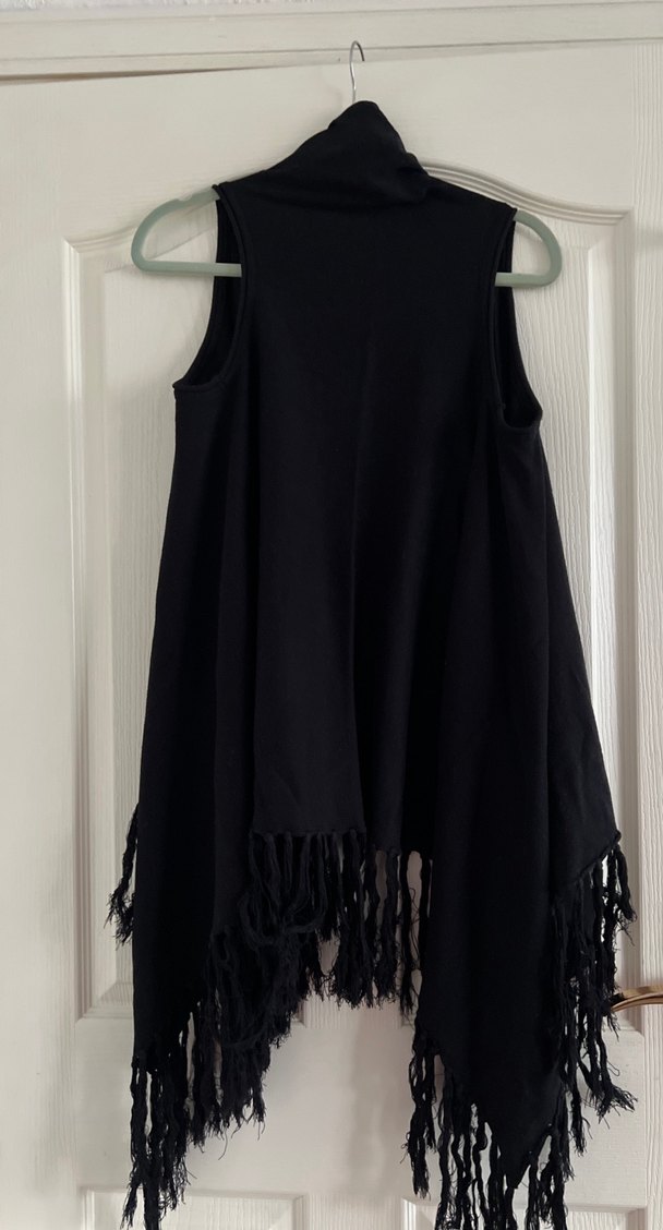 Püsküllü Siyah Kadın Yelek - Görsel 4