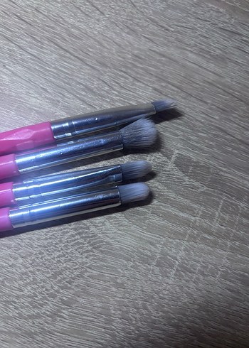 Lionesse Pembe Makyaj Fırçası Seti - Görsel 2