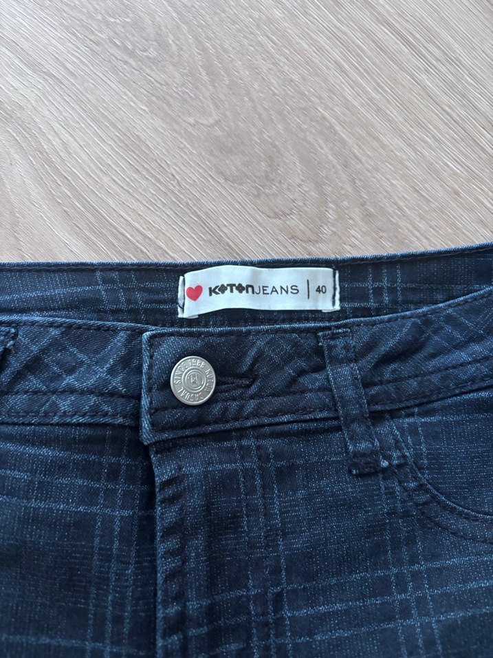 Düğmeli Kare Desenli Kadın Mini Kot Şort - Görsel 3