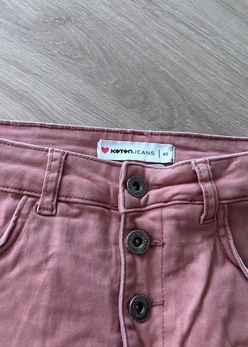 Düğmeli Pembe Mini Pamuk Şort - Görsel 3