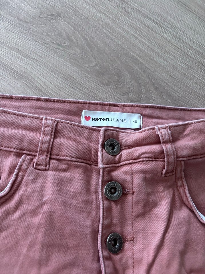 Düğmeli Pembe Mini Pamuk Şort - Görsel 3