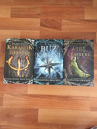 Karanlık Zihinler - Buz Kapanı - Ateş Çemberi - Alexandra Bracke
