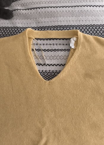 Sarı V Yaka Kısa Kollu Triko Kazak - Görsel 2