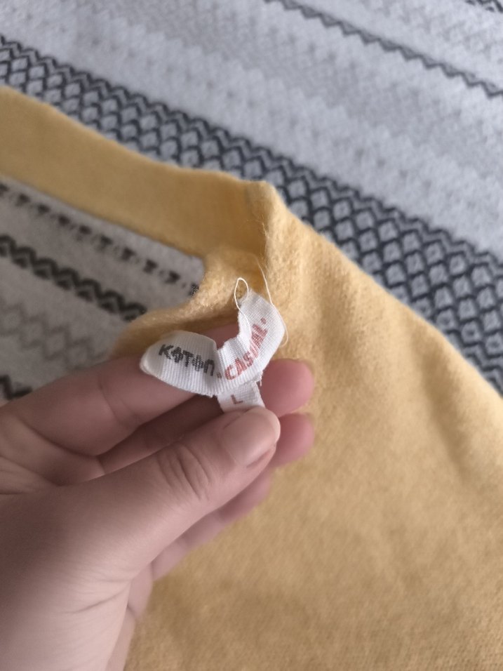 Sarı V Yaka Kısa Kollu Triko Kazak - Görsel 3