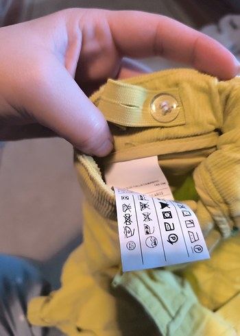 Düğmeli Sarı Kız Çocuk Şortu - Görsel 3