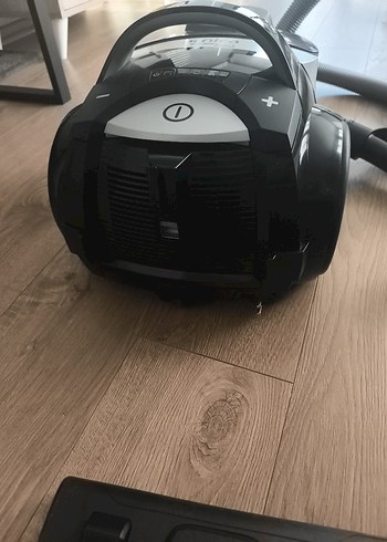 Beden Renk Gri Toz Torbasız Elektrikli Süpürge
