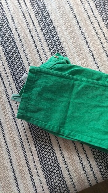 40 Beden Zara yeşil pantolon