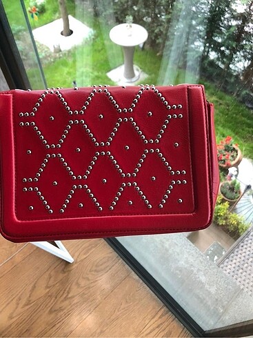 Zara kırmızı çanta