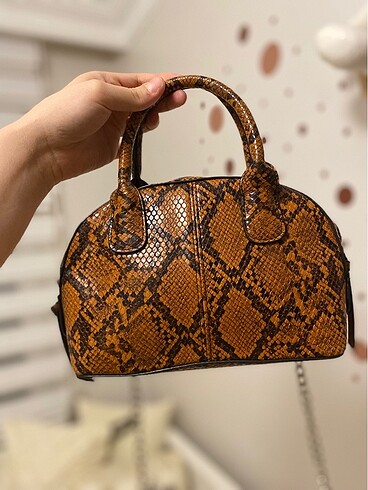 Stradivarius çanta