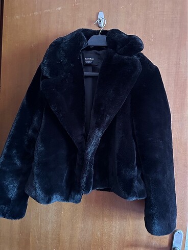 s Beden Pull and bear siyah kürk