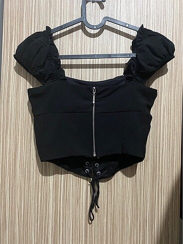 Zara Büstiyer crop