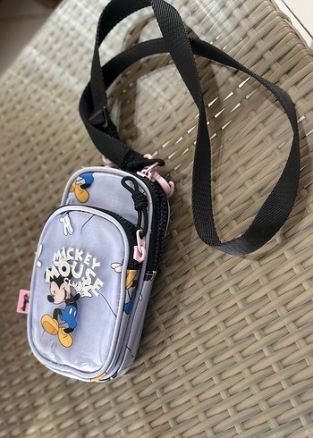Beden Zara Vinil Mickey Mouse Baskılı Telefon Çantası