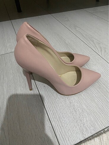 35 Beden Stiletto