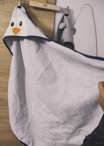Gri Nakışlı Erkek Çocuk Bornoz ve Havlu Seti - Görsel 3