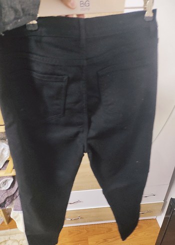 Kadın Siyah Kemerli Normal Kesim Denim Pantolon - Görsel 2