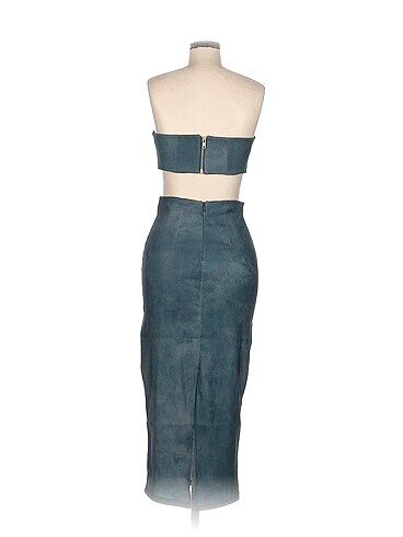 s Beden Bershka Uzun Elbise %70 İndirimli.