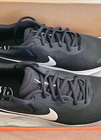 44 Beden siyah Renk Orjinal sifir nike 44