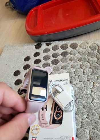 Huawei Band 6 Pembe Akıllı Bileklik - Görsel 3